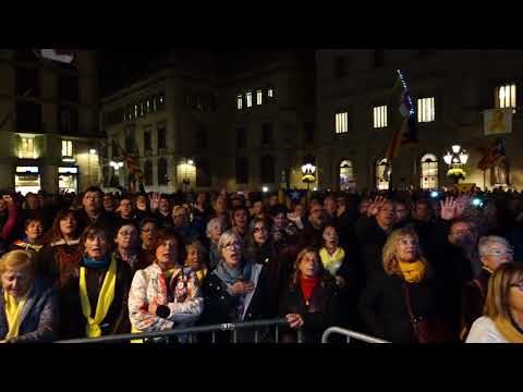 La plaça Sant Jaume canta Els Segadors