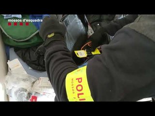 Detenen un grup de lladres que entrava en locals a través d'un forat petit en l'edifici contigu