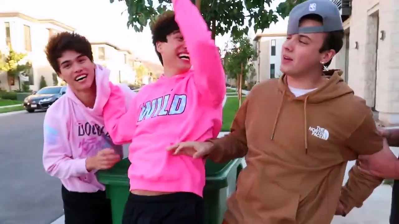 SCARY Halloween Prank On Friends!