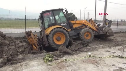 İZMİR Devrilen kepçenin altında kalan işçi yaşamını yitirdi