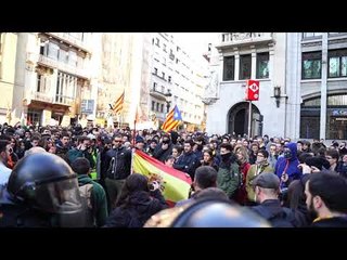 Bandera espanyola a la columna de Via Laietana