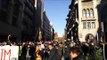 Els mossos es retiren i els manifestants baixen per Via Laietana