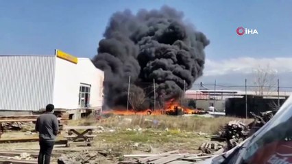 Seydikemer’deki plastik kasa fabrikasında yangın paniği.