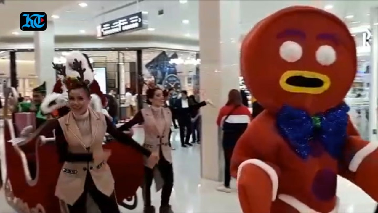 Santa spreads festive cheer ahead of Christmas in Dubai