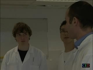 L'eau oxygénée, pourquoi mousse-t-elle ? Une démarche d'i