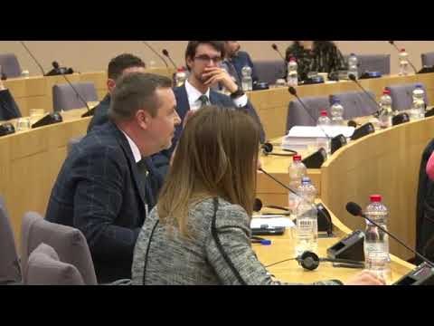 Increpen i fan callar un diputat que defensava Catalunya a l'acte de Vox a l'Eurocambra