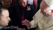 Il Papa sposa una coppia di assistenti di volo... in volo!