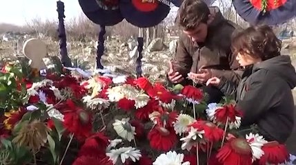 Türkiye’yi ağlatan Doğan, şehit babasının kabrinde