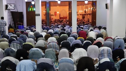 A mass community Iftar near Dubai's Gold Souq