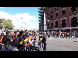 Mossos avisen antifeixistes de no fer llançaments