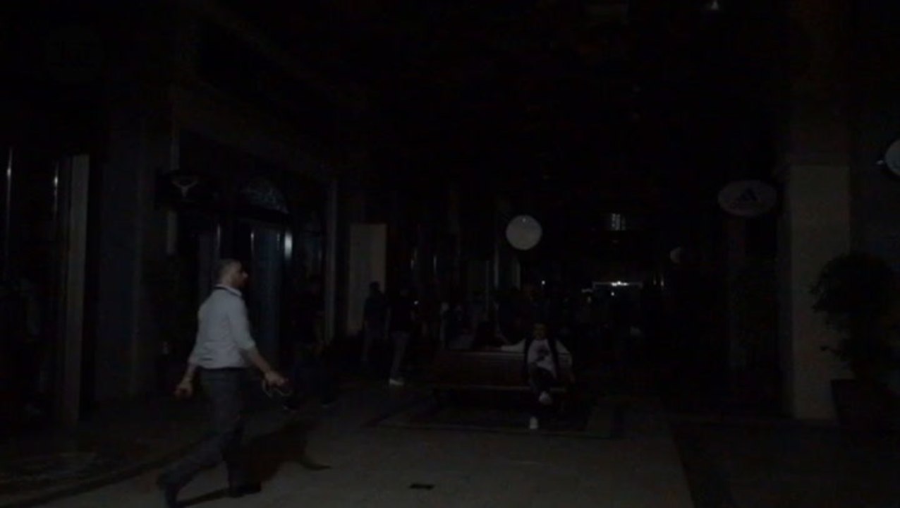 Dubai Mall Darkness