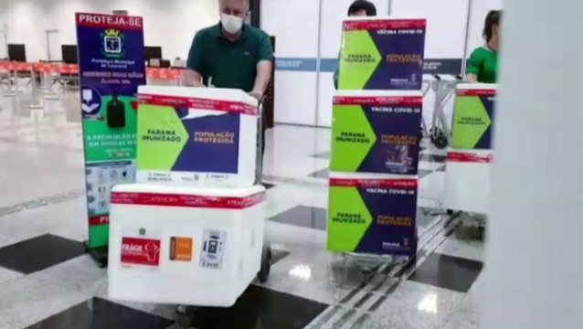Avião com 3720 doses da vacina contra a Covid-19 chega a Cascavel; 1630 doses ficarão na cidade