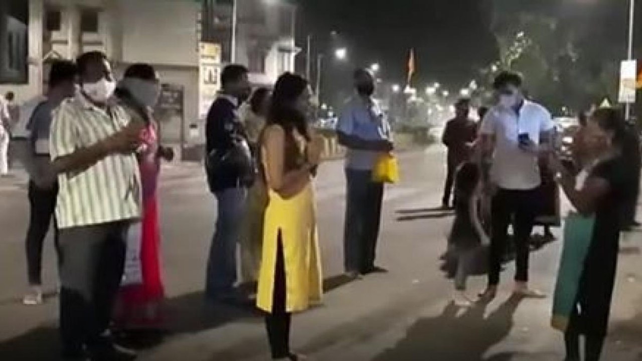 Devotees offer prayer from outside as temple remains closed