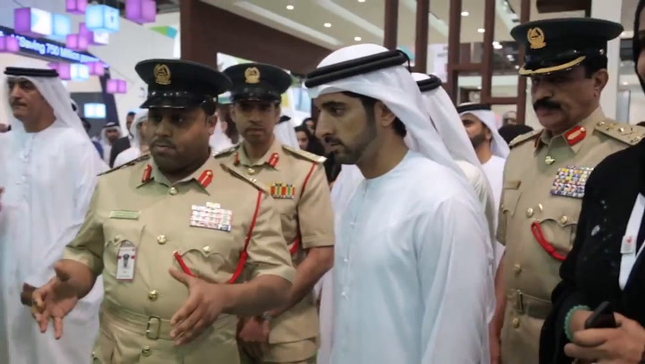 Shaikh Hamdan visits Dubai Police platform at Gitex Technology Week 2016