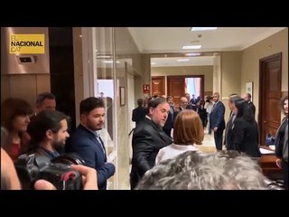 Oriol Junqueras entra a recollir l'acta de diputat