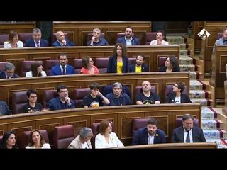 Laia Cañigueral y  Joan Capdevila, abroncados cuando prometen su cargo