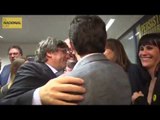 Eufòria a la seu de la nit electoral amb Puigdemont a Brussel·les