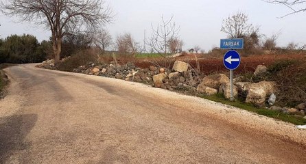 Pes dedirten hırsızlık! Trafik işaret tabelalarını çaldılar