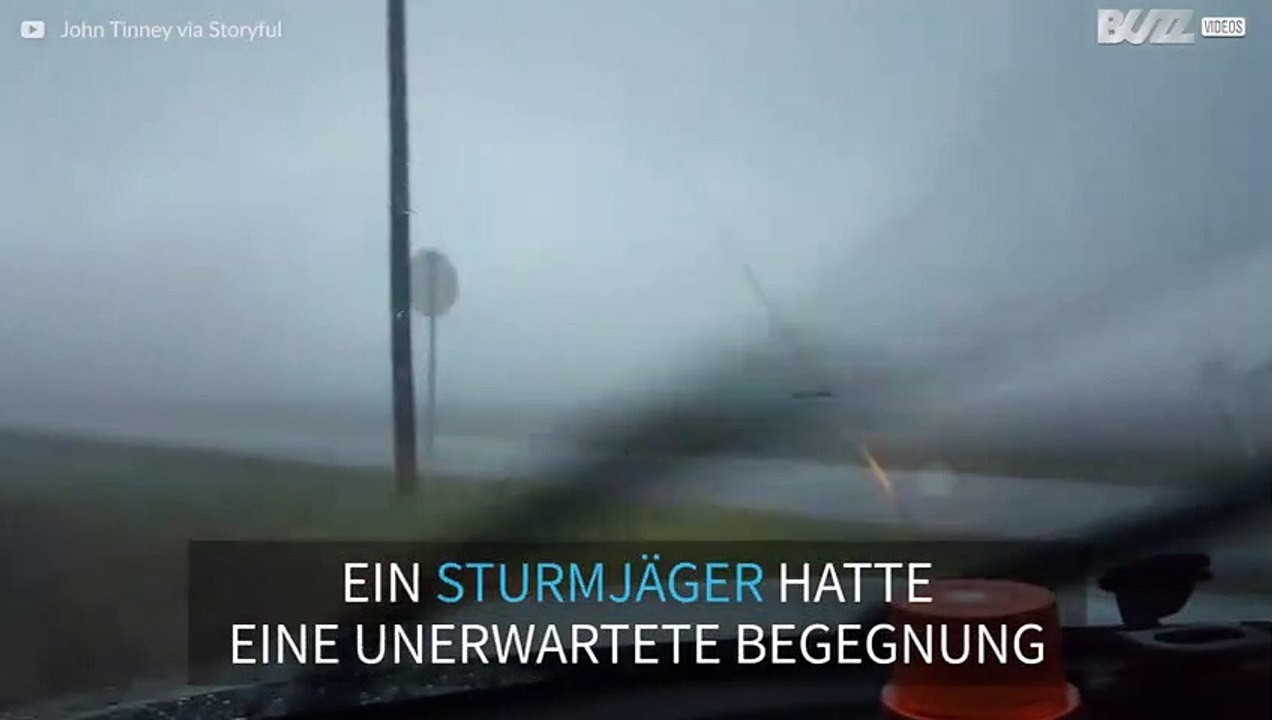 Sturmjäger werden von Tornado überrascht