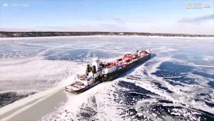 Die magische Schönheit eiskalter Gletscher
