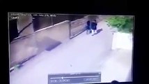 فيديو مروع يوثق لحظة اعتداء صاحب اسبقيات على فتاة بأداة في اربد