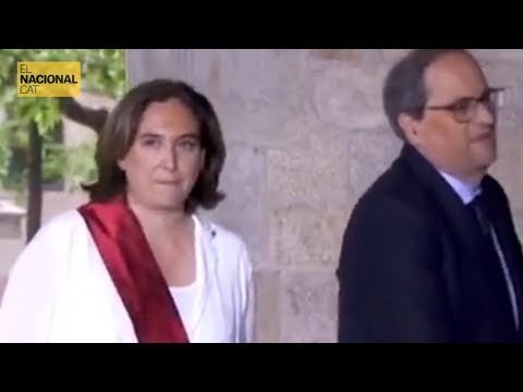 Así reacciona Colau cuando Valls niega el saludo a Torra