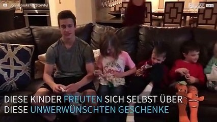 Kinder freuen sich über blöde Geschenke
