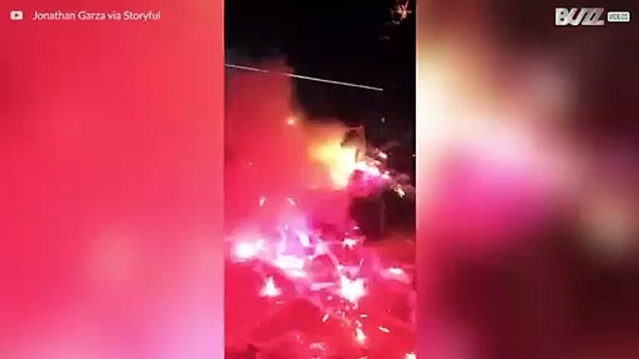 Feuerwerkskörper explodieren in einem Auto in Texas
