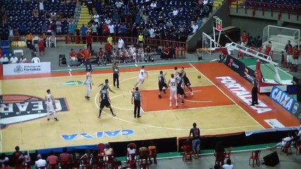 Basquete Cearense vs Bauru - Paulinho Boracini Miracle