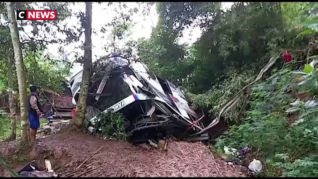 Un accident de bus en Indonésie fait au moins 27 morts