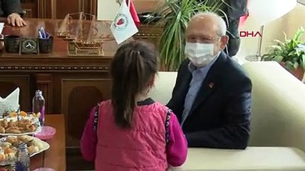 Kemal Kılıçdaroğlu, Sivaslı İlçe Belediyesi'ni ve esnafı ziyaret etti