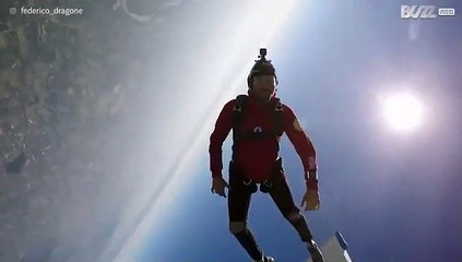 Thrilling freeflying skydiving session