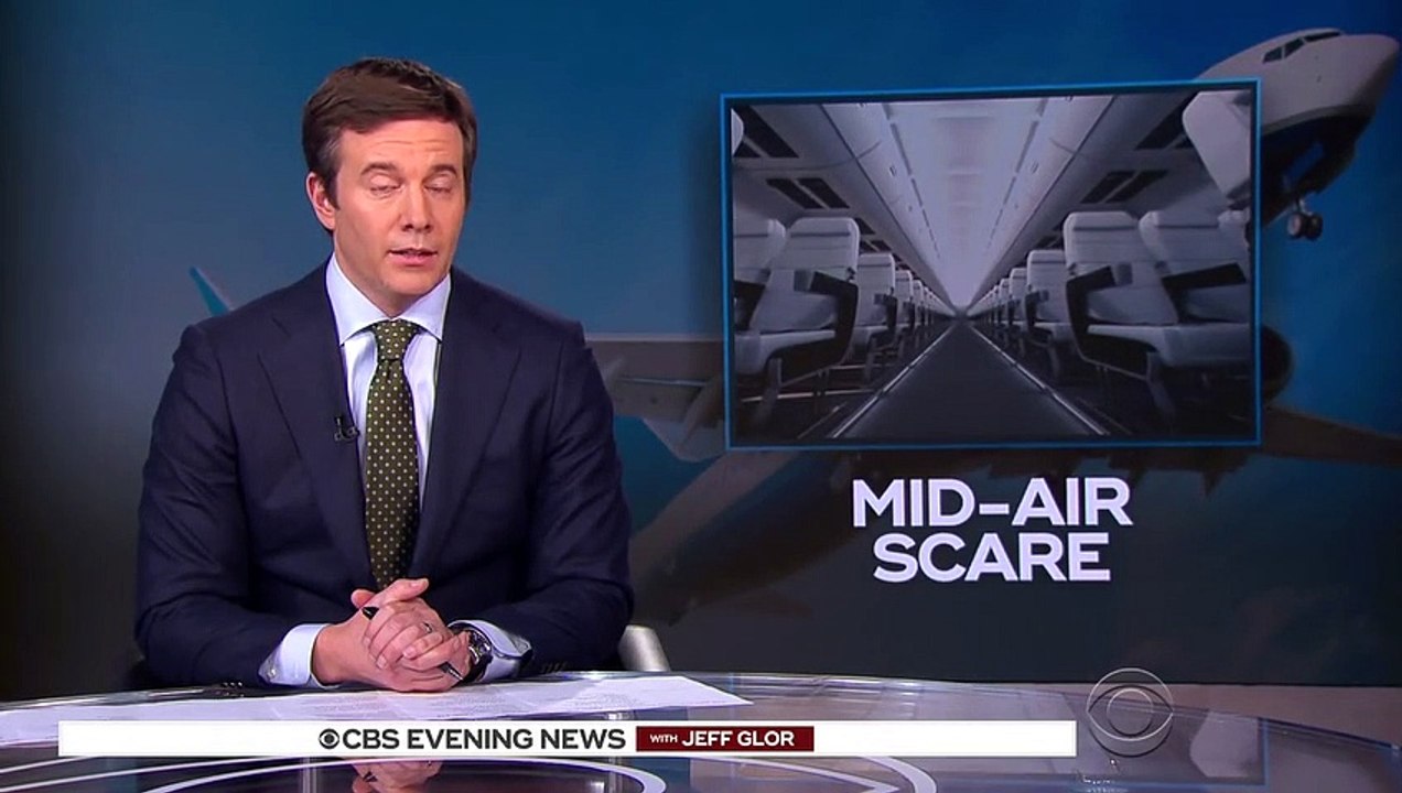 فتح باب الطائرة