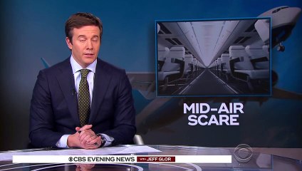 فتح باب الطائرة