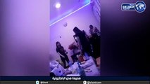 عراك وتبادل لكمات بين شاب خليجي وفلبينيات