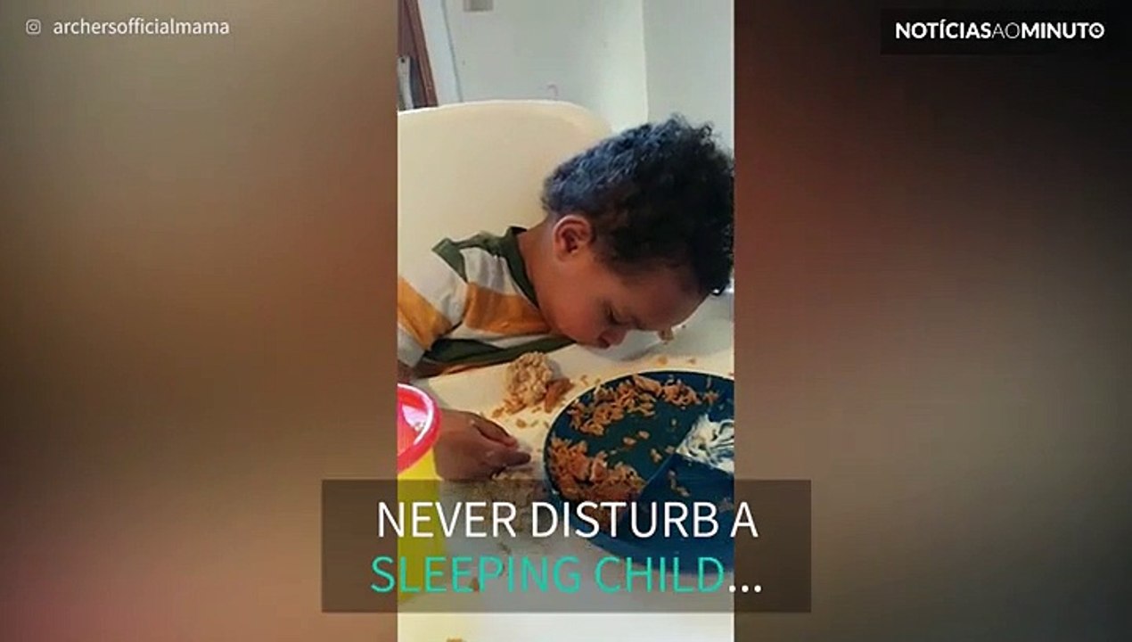 Eating is an impossible task for a sleeping child
