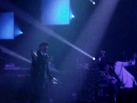 Christophe willem:20/02/08 La cigale : Avec lauranne ..