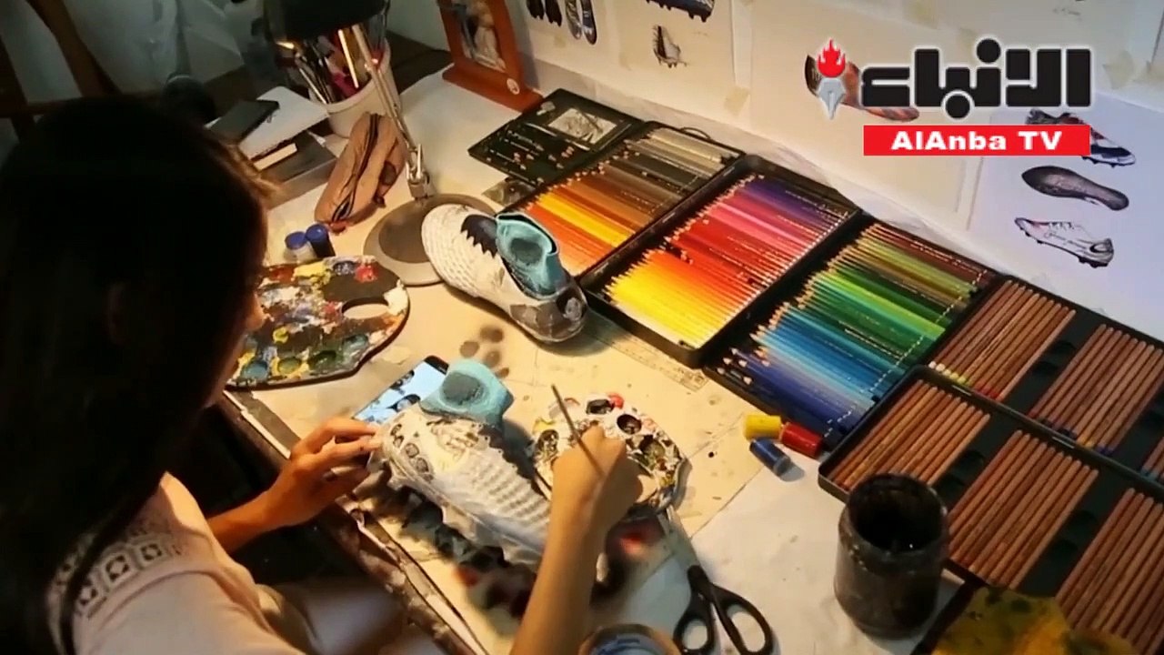 حذاء يصور مسيرة حياة ميسي