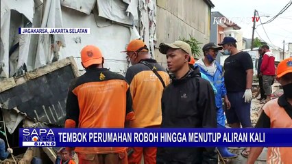 Tembok Pembatas Perumahan di Jagakarsa Roboh Genangi Kali Setu