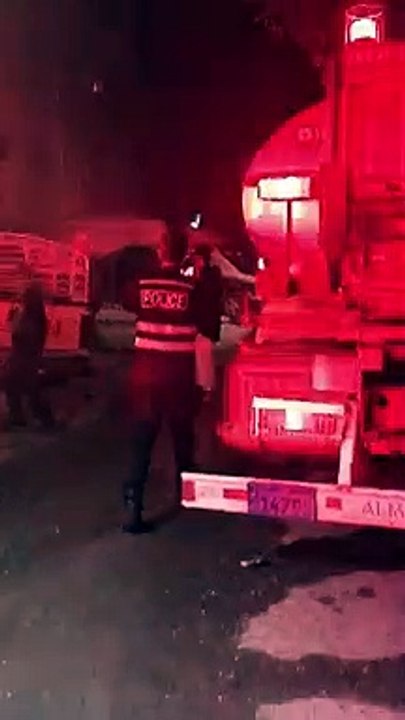 1اندلاع حريق بمبني سكني بمنطقة الحساوي ومشاركه 6 سيارات اسعاف