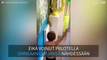 Lapsi rakastaa huoneensa uutta sisustusta