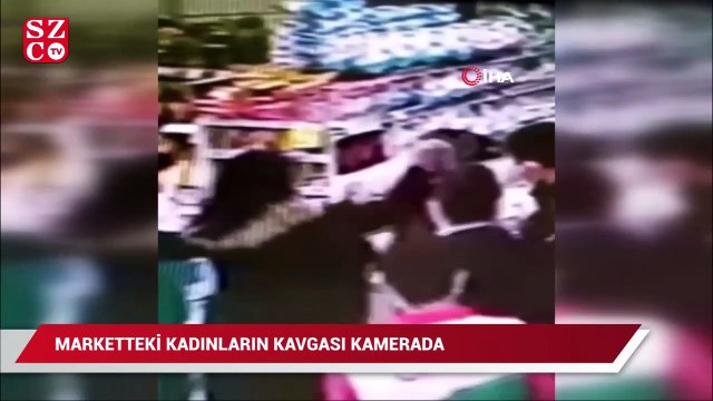 Süper markette kadınların kavgası kameraya yansıdı