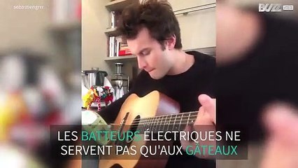 Ce guitariste joue "Pulp Fiction" avec un batteur électrique