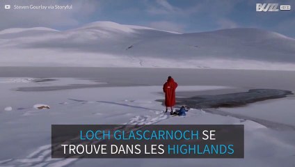 Ce type est allé nagé dans un lac glacé des Highlands en Écosse