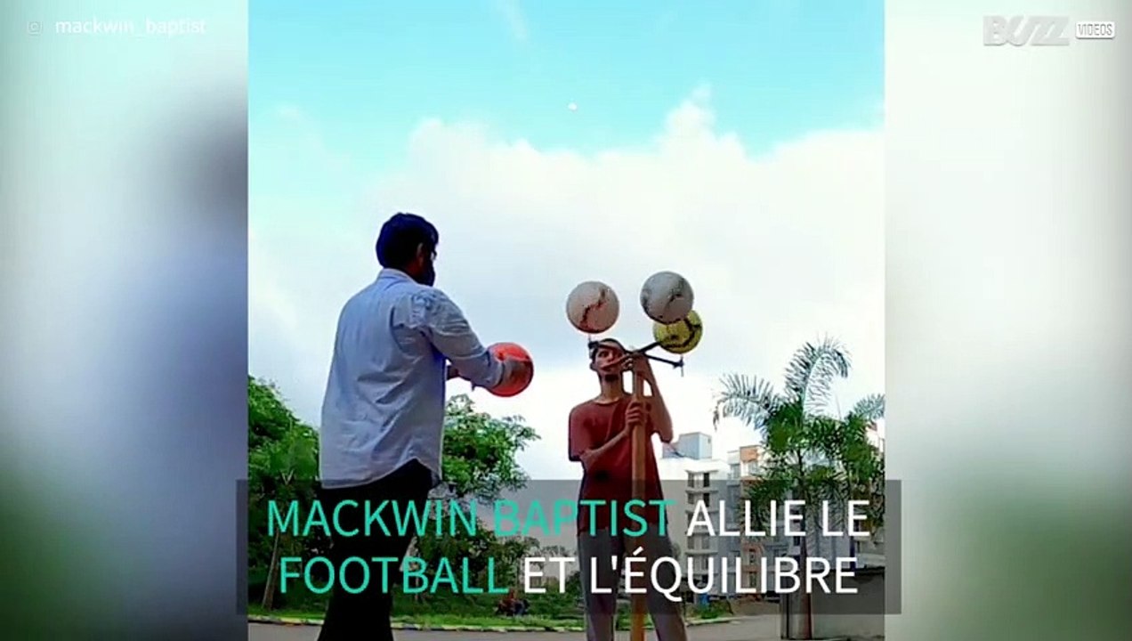 Ce jongleur équilibre 4 ballons en une seule fois