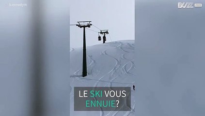 Ce freerider tente un salto depuis une télécabine