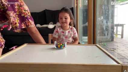 Le "Don't Eat It Challenge": elle ne peut résister !