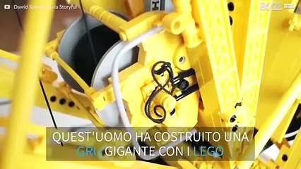 Impressionante... Una gru gigante fatta di Lego!