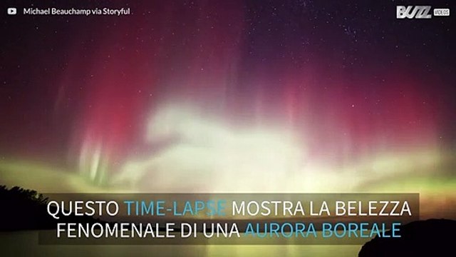 La bellezza dell'aurora boreale in time-lapse