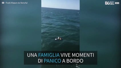 Famiglia esce indenne da un incendio in barca